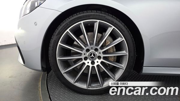 Mercedes-Benz E-Class 2022, фото 5