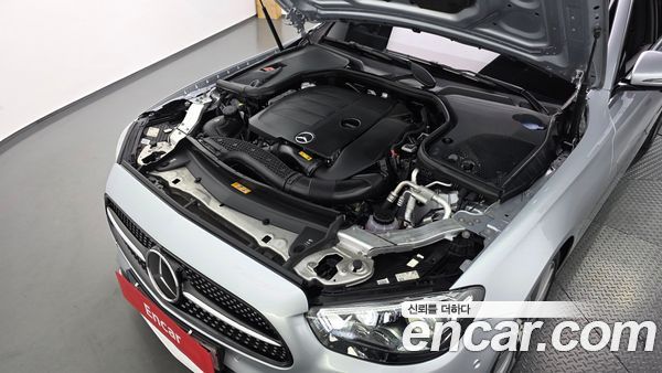 Mercedes-Benz E-Class 2022, фото 6