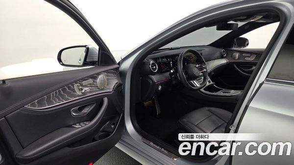 Mercedes-Benz E-Class 2022, фото 13
