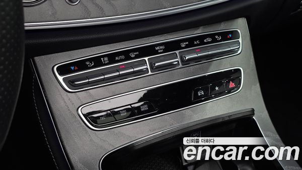 Mercedes-Benz E-Class 2022, фото 29