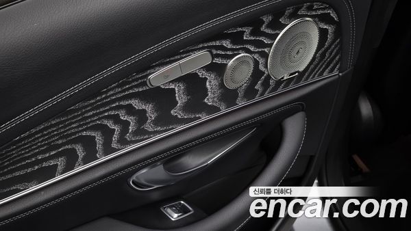 Mercedes-Benz E-Class 2022, фото 32