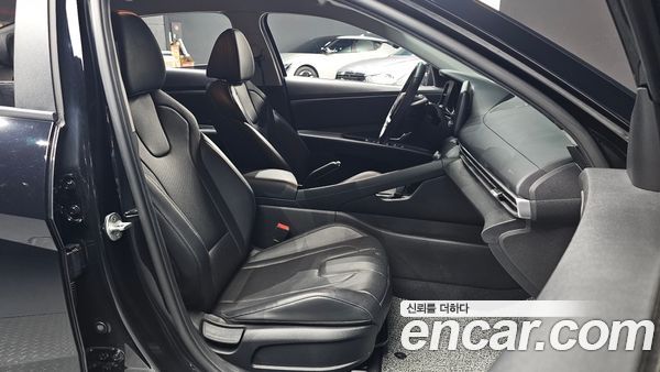 Hyundai Elantra 2021, фото 16