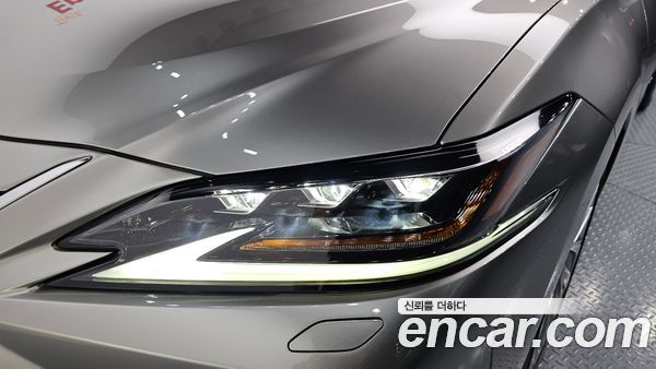 Lexus ES 2021, фото 8