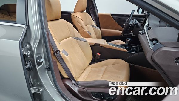 Lexus ES 2021, фото 16