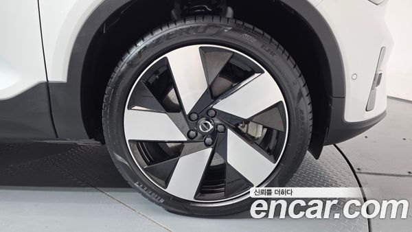 Volvo C40 2023, фото 4