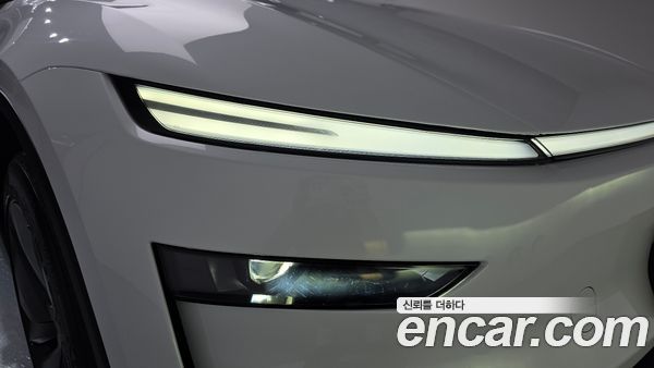 Tesla Model Y 2025, фото 7