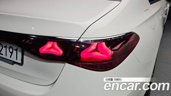 Mercedes-Benz E-Class 2026, фото 9