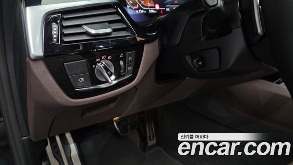 BMW 5 Series 2023, фото 19
