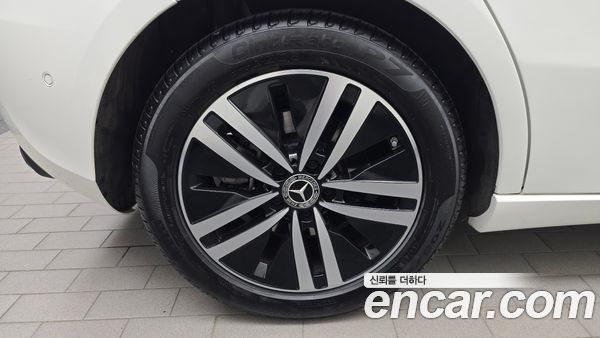 Mercedes-Benz A-Class 2022, фото 5