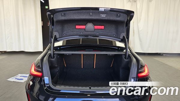 BMW 3 Series 2023, фото 26
