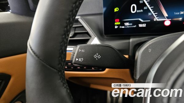 BMW 3 Series 2023, фото 30