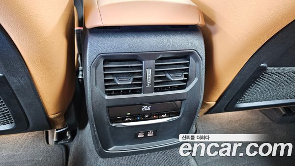 BMW 3 Series 2023, фото 32
