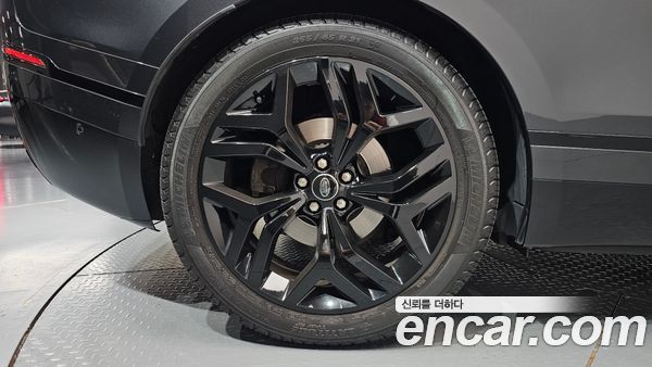 Land Rover Range Rover Velar 2025, фото 4
