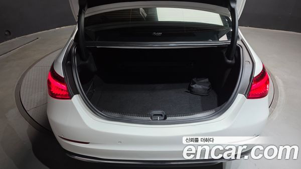 Mercedes-Benz C-Class 2024, фото 29