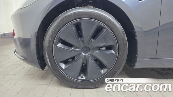 Tesla Model 3 2025, фото 5