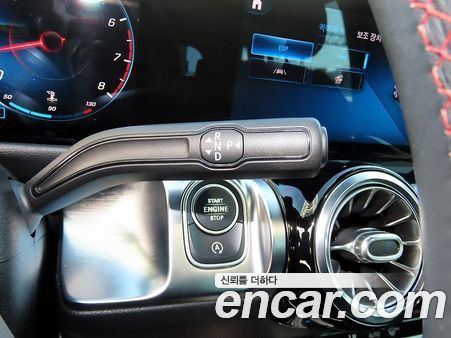 Mercedes-Benz GLB 2020, фото 12