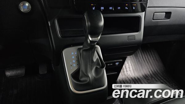 Hyundai Staria 2025, фото 12