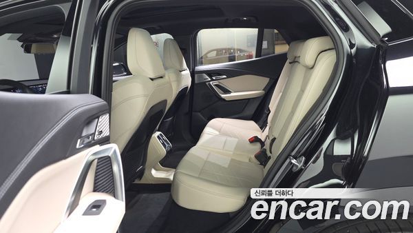 BMW iX2 2024, фото 16
