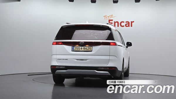 Kia Carnival 2021, фото 4