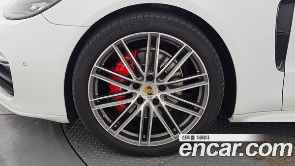 Porsche Panamera 2020, фото 5