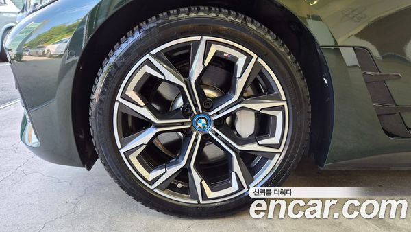 BMW i4 2022, фото 5