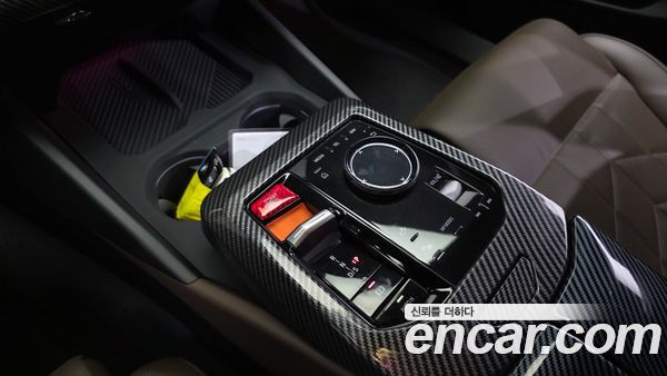 BMW 5 Series 2024, фото 9