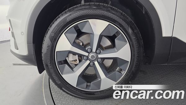 Volvo XC40 2023, фото 5