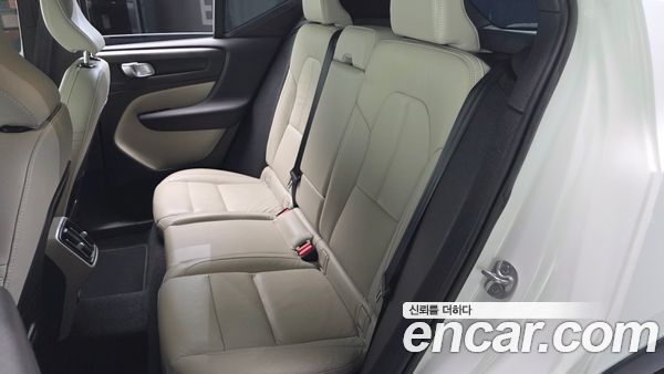 Volvo XC40 2023, фото 16