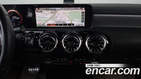 Mercedes-Benz CLA 2023, фото 14