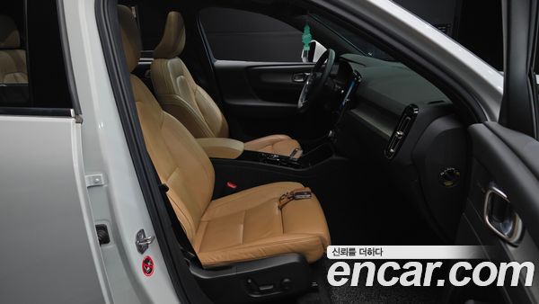 Volvo XC40 2022, фото 16