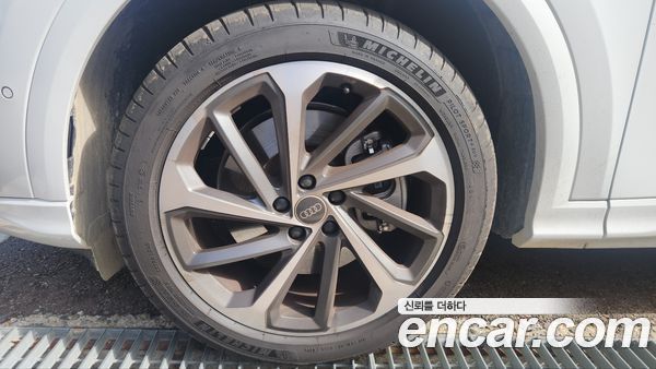 Audi Q5 2025, фото 5