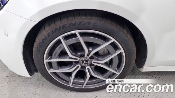 Mercedes-Benz E-Class 2023, фото 5