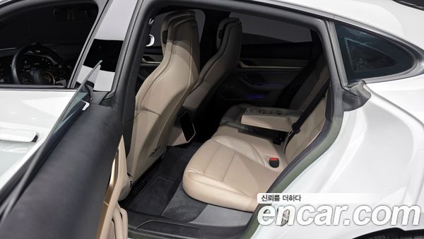Porsche Taycan 2023, фото 20