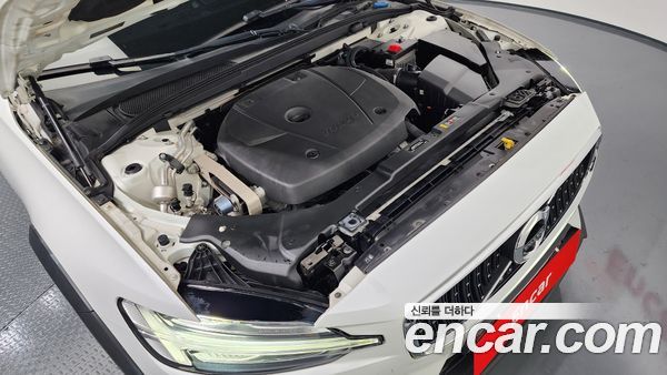 Volvo V60 2020, фото 6