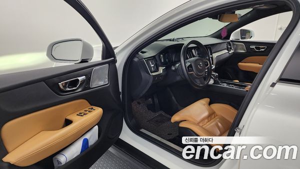 Volvo V60 2020, фото 10