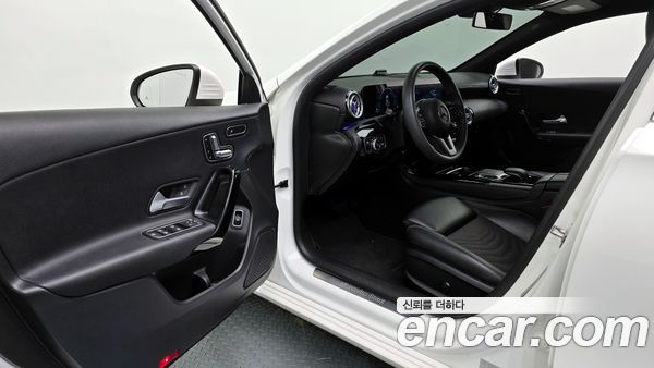 Mercedes-Benz A-Class 2020, фото 11