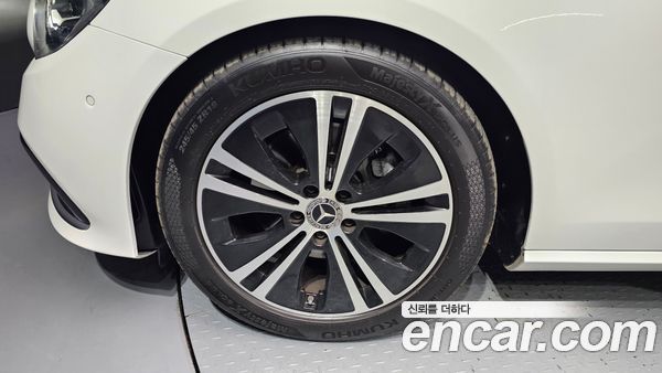 Mercedes-Benz E-Class 2021, фото 5