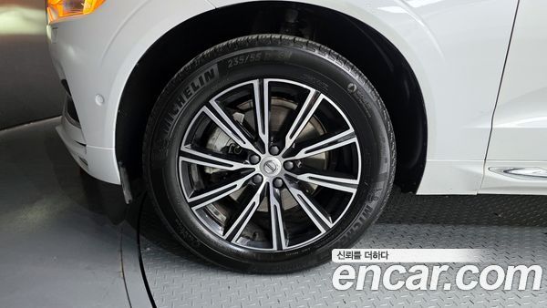 Volvo XC60 2020, фото 5