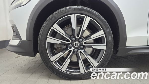 Volvo V60 2022, фото 5