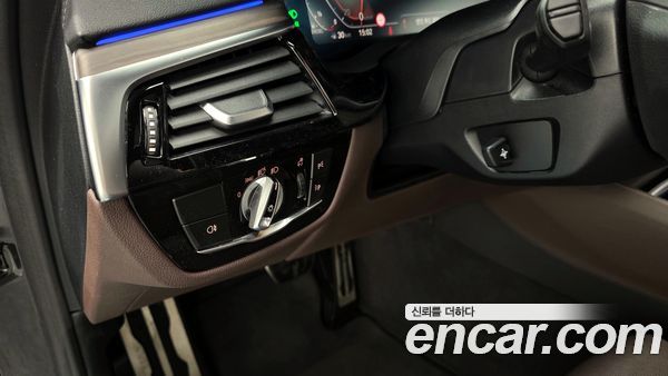 BMW 5 Series 2021, фото 16