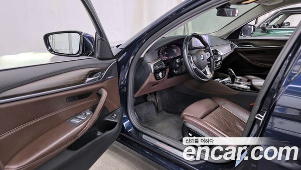 BMW 5 Series 2020, фото 10