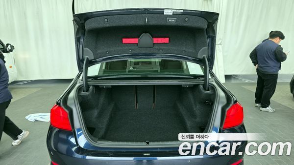 BMW 5 Series 2020, фото 20