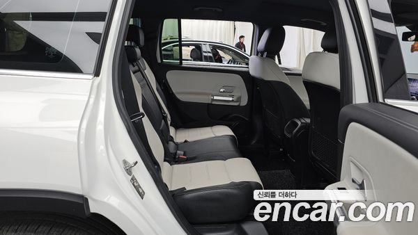 Mercedes-Benz GLB 2020, фото 12