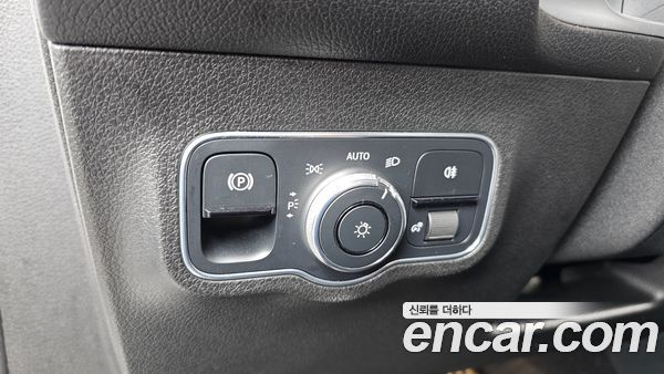 Mercedes-Benz GLB 2020, фото 18