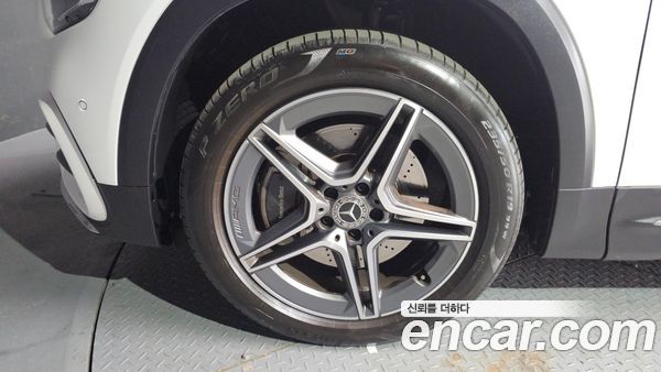 Mercedes-Benz GLB 2024, фото 5