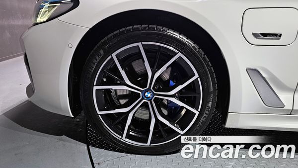 BMW 5 Series 2022, фото 5