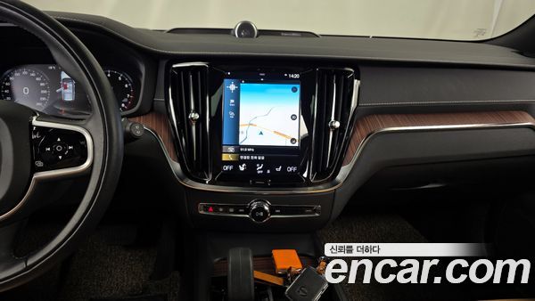 Volvo V60 2022, фото 14