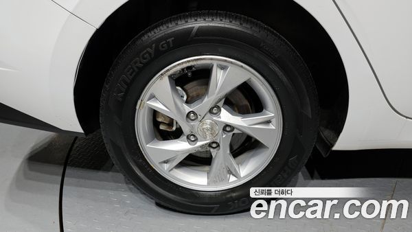 Hyundai Elantra 2021, фото 5