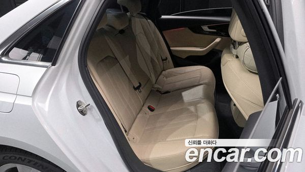 Audi A4 2022, фото 12