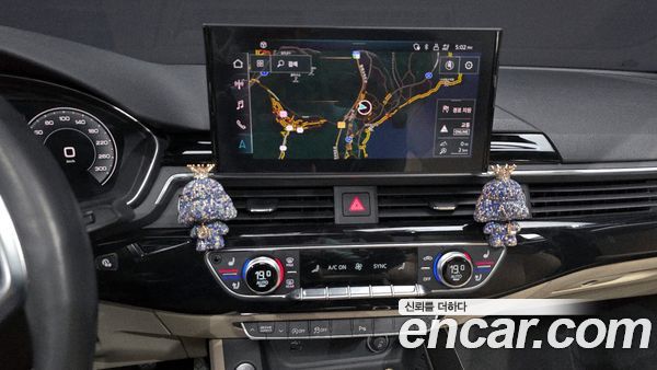 Audi A4 2022, фото 16